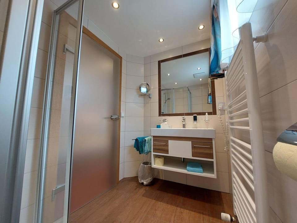 Classic Double Room, 1 Queen Bed, Balcony, Mountain View | Bathroom | Shower, free toiletries, hair dryer, towels