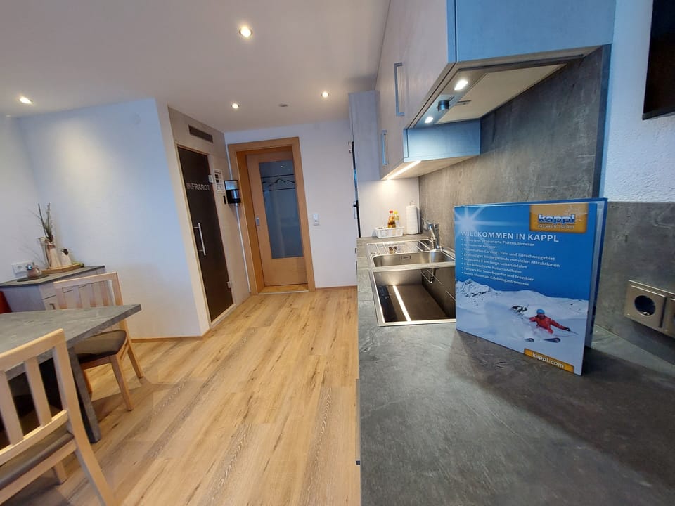 Deluxe Condo, 3 Bedrooms, Balcony, River View | Private kitchen | Highchair