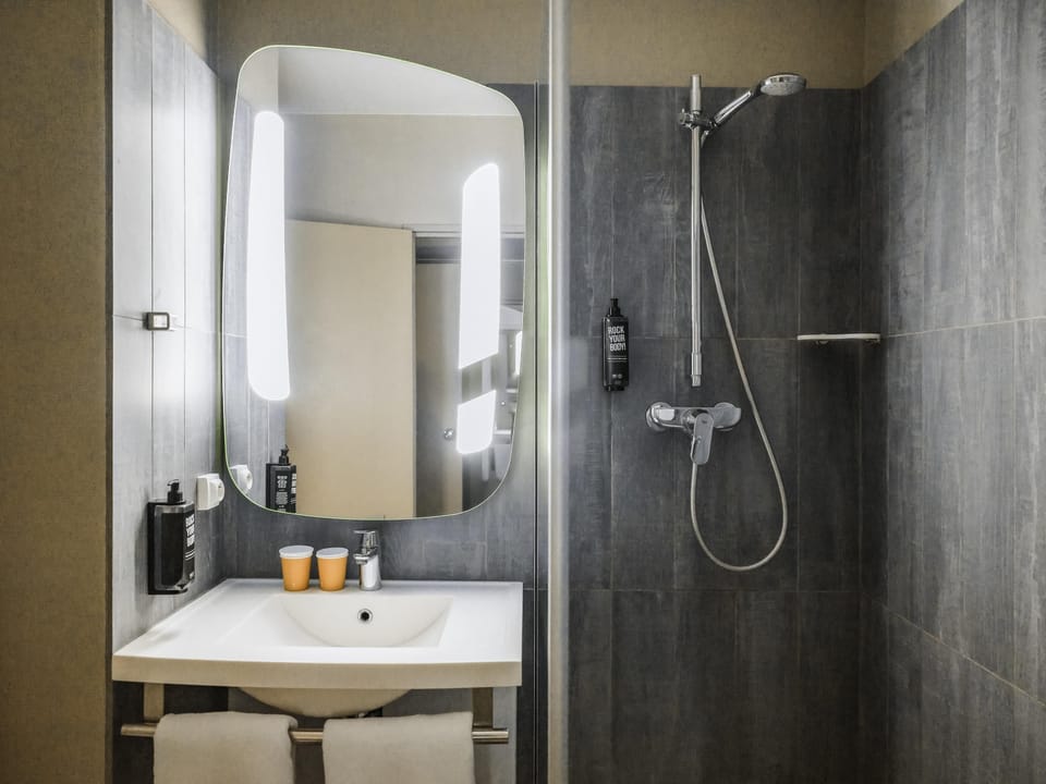 Standard Double Room, 1 Double Bed | Premium bedding, desk, soundproofing, free cribs/infant beds