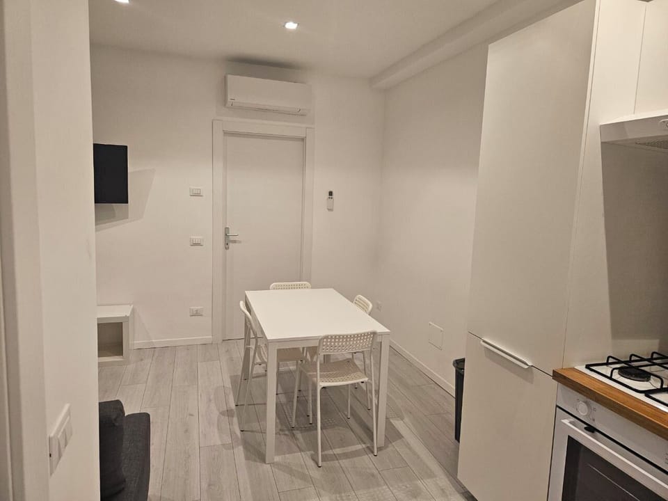 Suite, Balcony | Living area