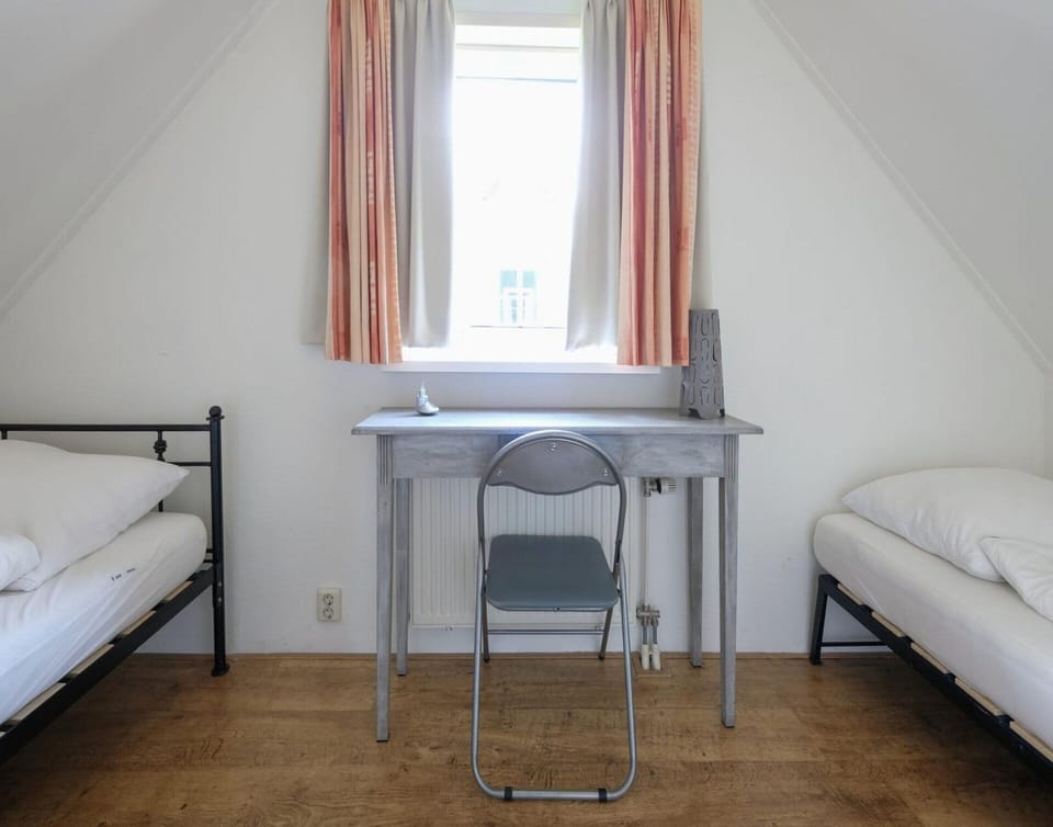 House | 3 bedrooms, individually furnished, iron/ironing board