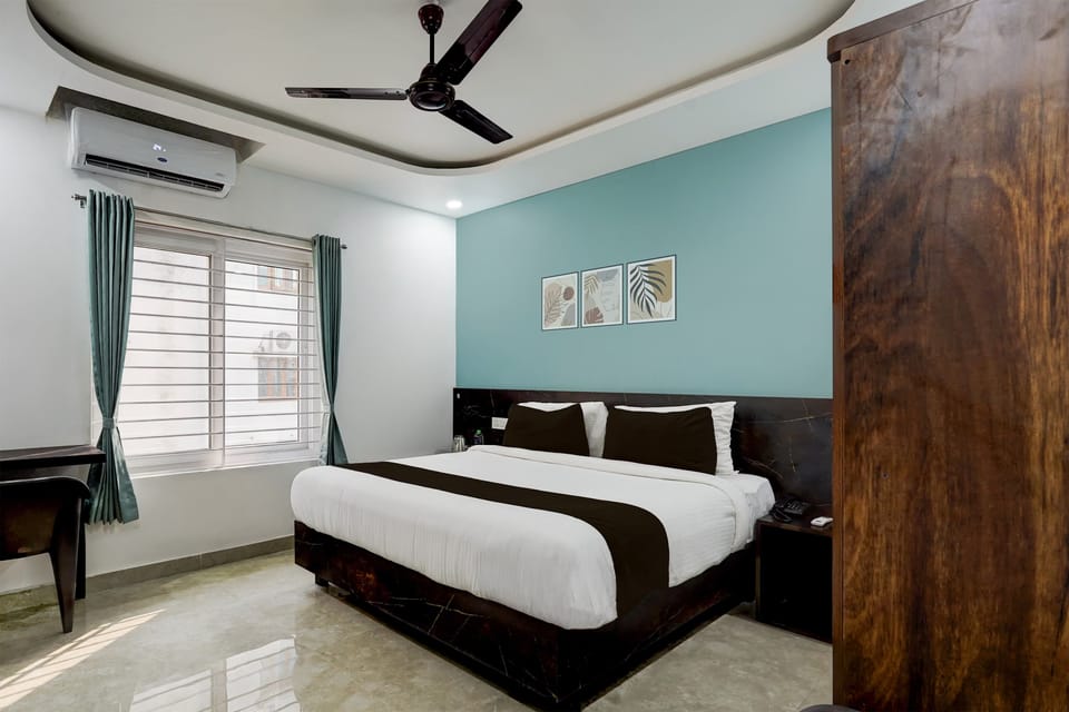 Deluxe Double Room | Premium bedding, desk, blackout drapes, iron/ironing board