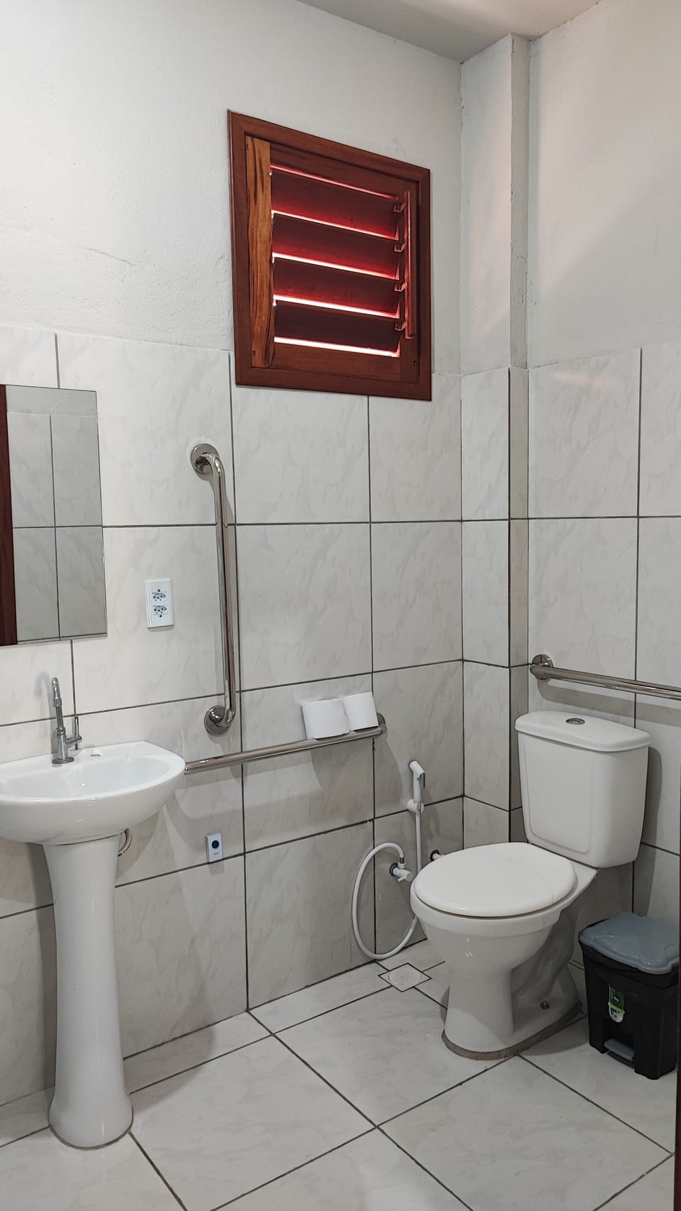 Standard Twin Room, Mobility Accessible, Garden View | Desk, laptop workspace, free WiFi