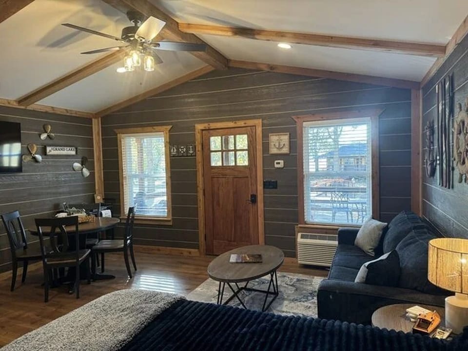 vrbo_fixed_livingroom