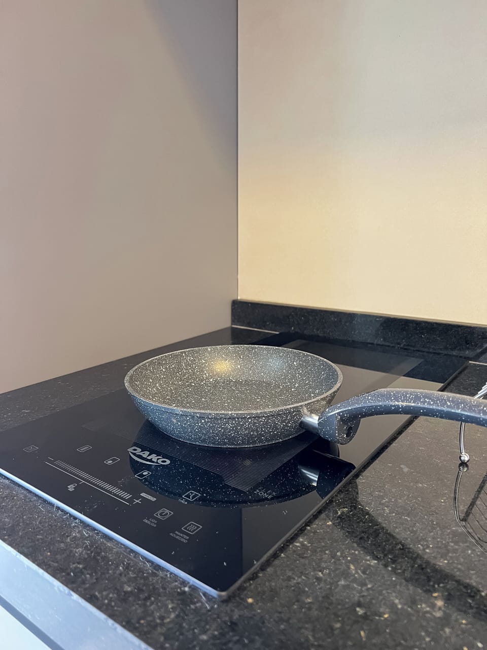 Comfort Studio, Balcony, City View | Private kitchen | Espresso maker