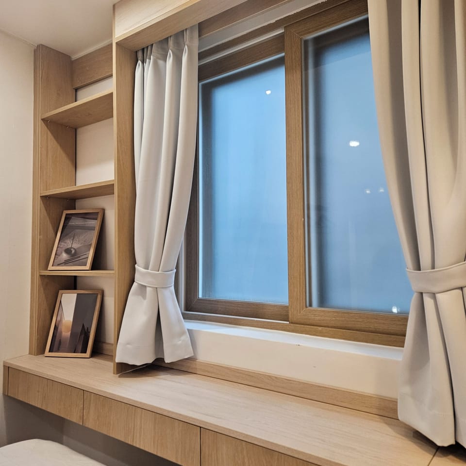 Business Room | Premium bedding, memory foam beds, individually decorated