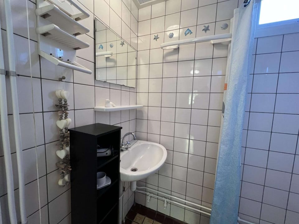Comfortable Holiday Bungalow for 4 People House in North Holland (province)