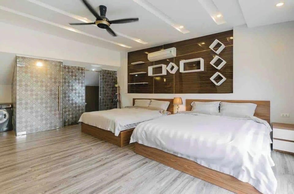 Down comforters, free WiFi, bed sheets