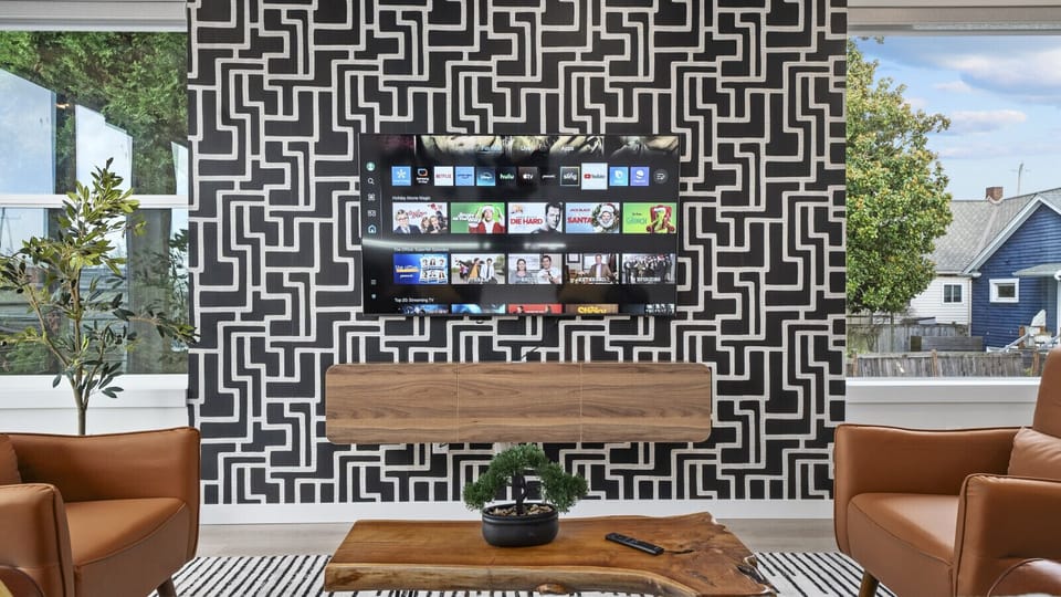 Smart TV with streaming apps
