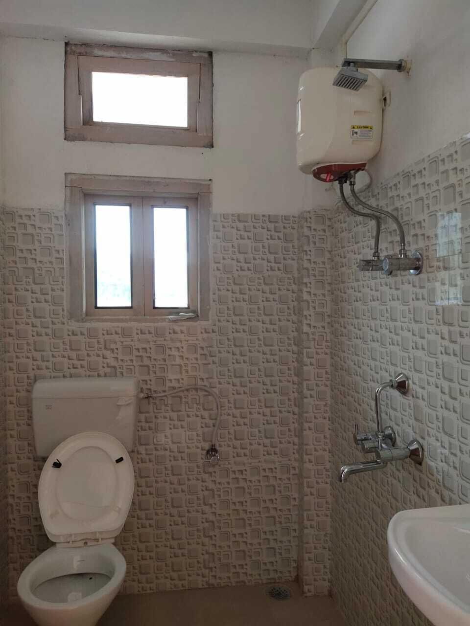 Shower, towels, soap, shampoo