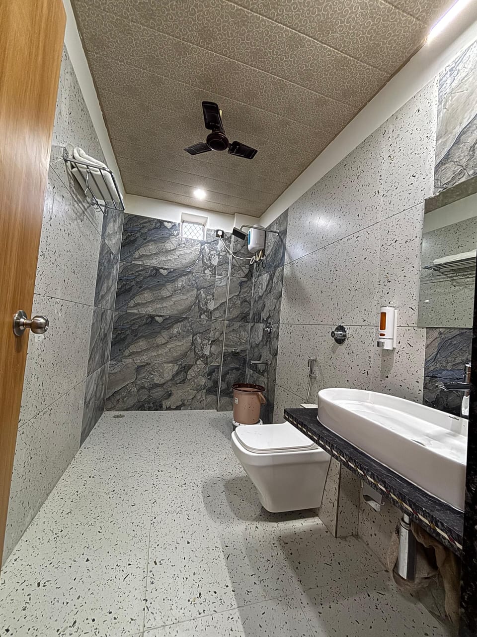 Shower, free toiletries, towels, soap