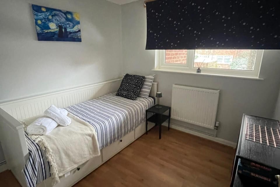 3 bedrooms, iron/ironing board, free WiFi, bed sheets