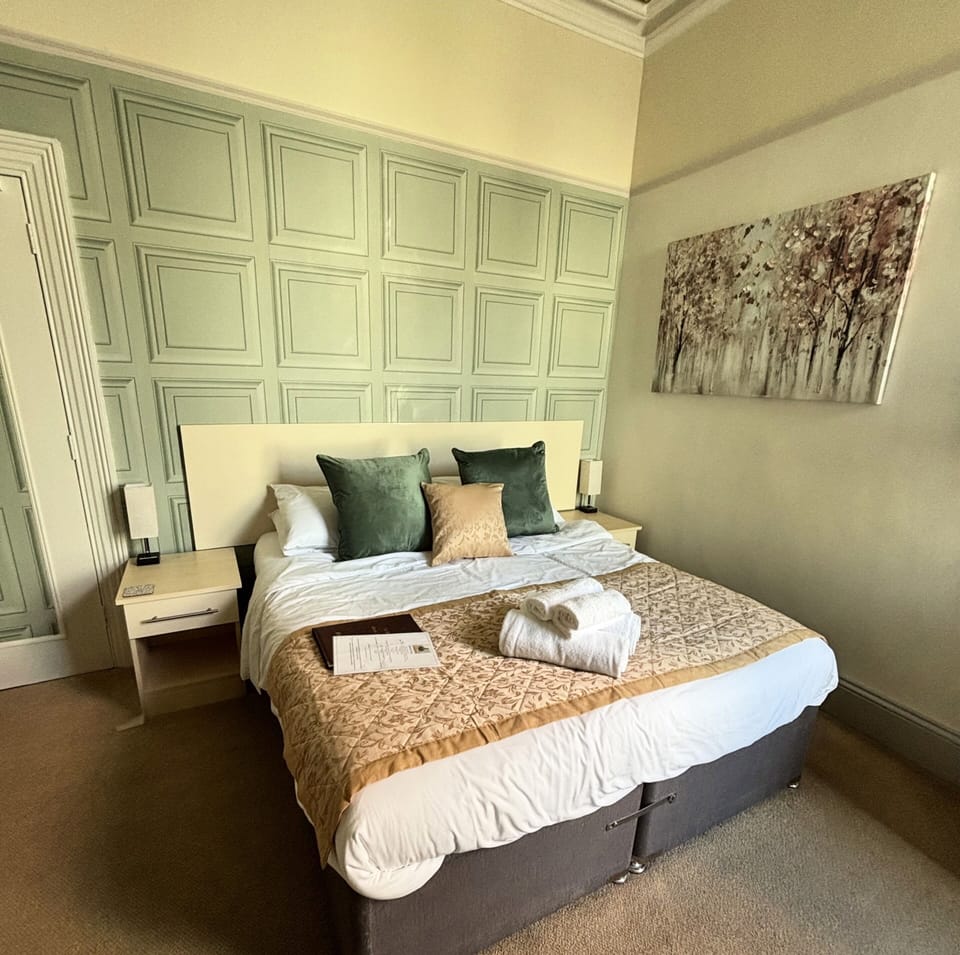 Comfort Double or Twin Room | Premium bedding, iron/ironing board, free WiFi, bed sheets