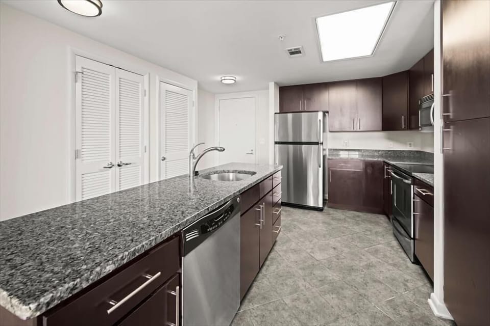 South Arlington Arlington 1 Bedroom Kitchen