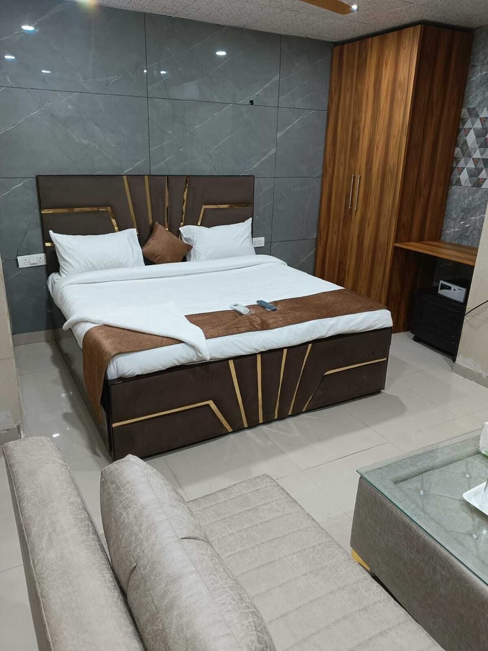 Deluxe Double Room, Balcony | Soundproofing