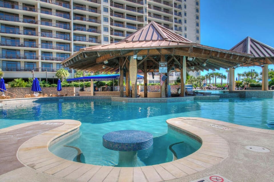 Swim up to the bar and order your favorite beverage.
