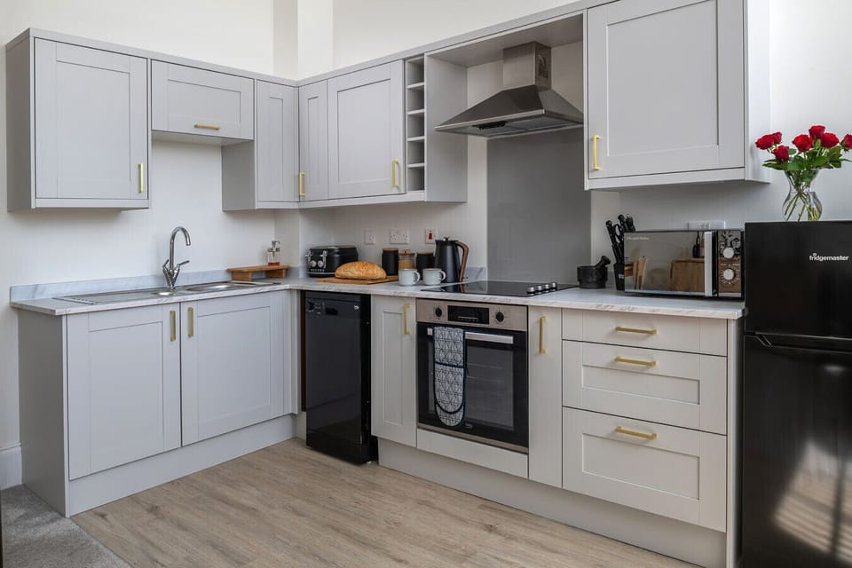 Enjoy the convenience of a fully equipped kitchen, complete with all the essentials you need to prepare and enjoy home-cooked meals during your stay.