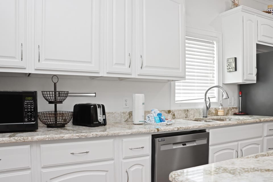 House, Multiple Beds (Club at Cape San Blas B1 - Catchin' S) | Private kitchen