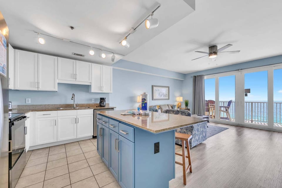 Condo, 1 King Bed with Sofa bed (Laketown Wharf 1803) | Interior