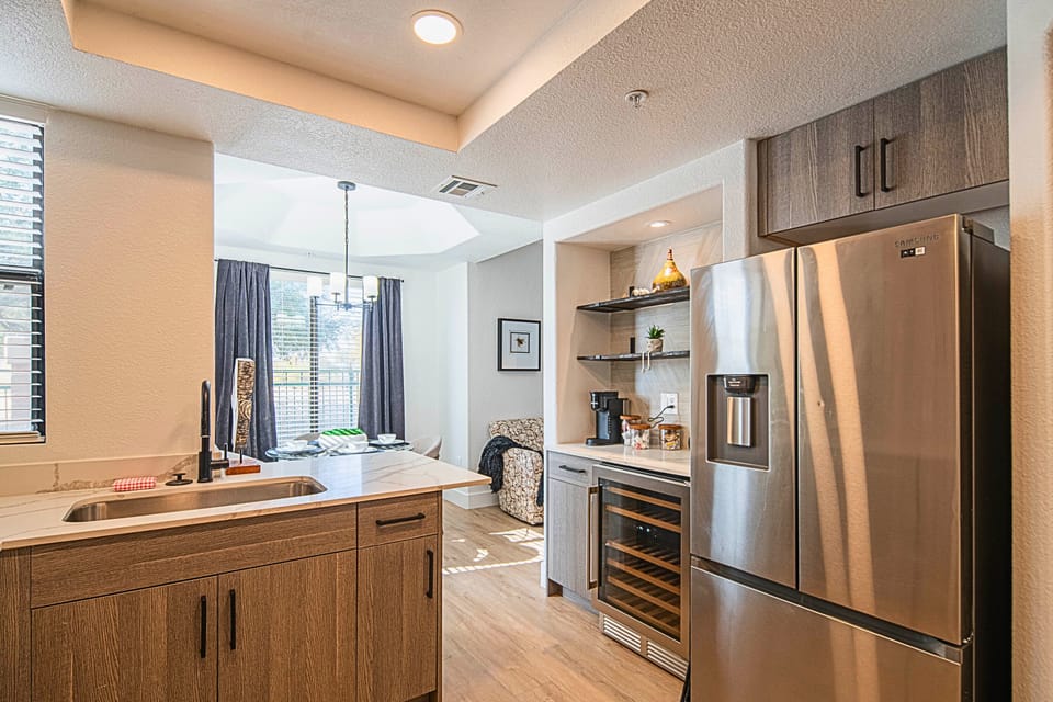 Fully Equipped Kitchen – Everything you need to whip up a home-cooked meal.