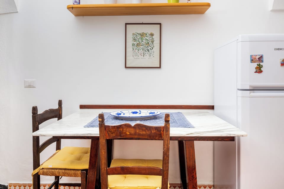 Deluxe House, Patio | Private kitchen | Espresso maker, electric kettle
