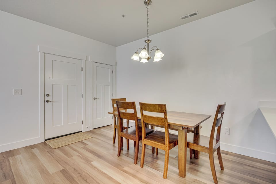 Dining Area | Open Floor Plan