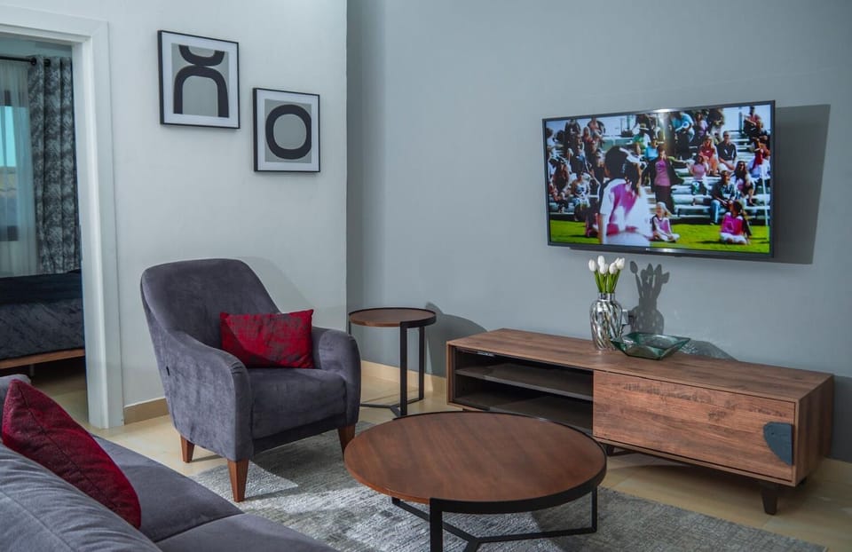 Apartment | 2 bedrooms, desk, laptop workspace, blackout drapes