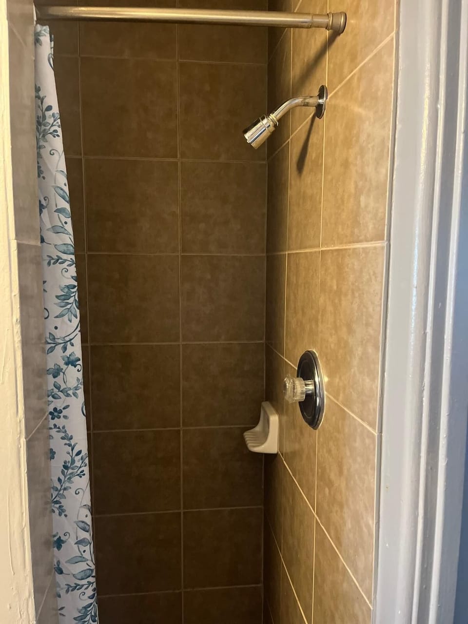 Single Room | Bathroom | Towels, toilet paper