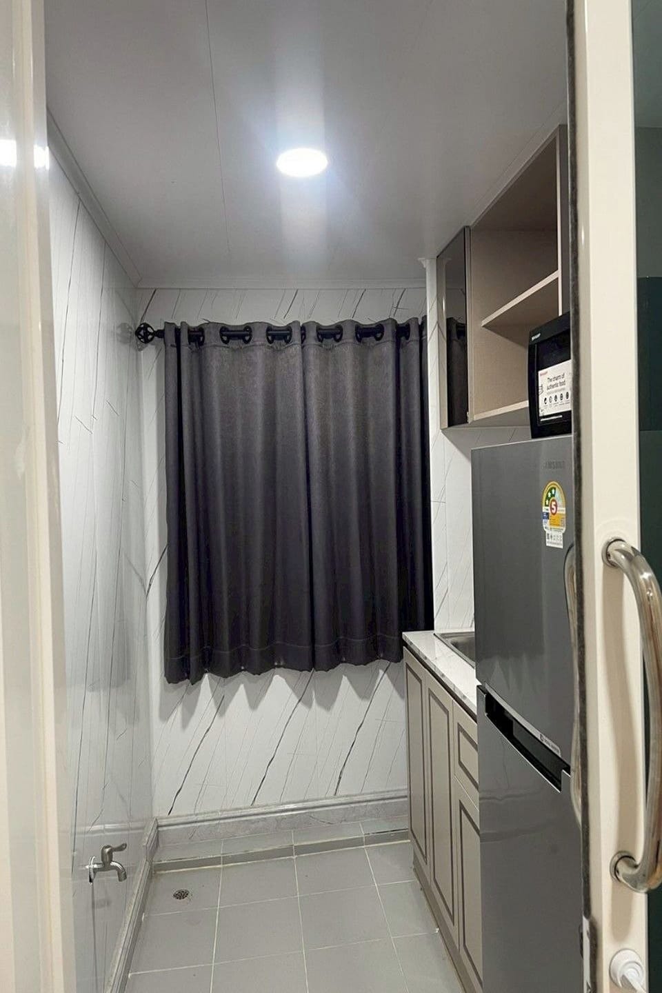 2 Bedrooms Family Room (B) | Private kitchen | Fridge, coffee/tea maker