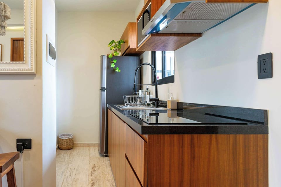 Deluxe Apartment, Resort View | Private kitchen