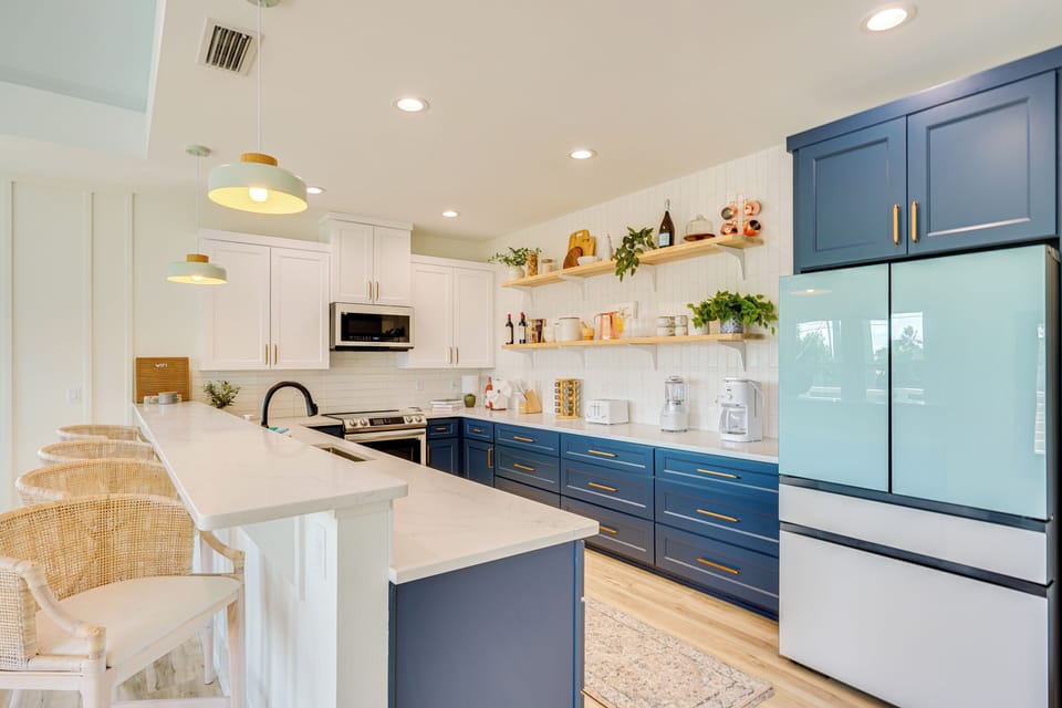 Fully Equipped Kitchen | Split-Level Home | 2,200 Sq Ft
