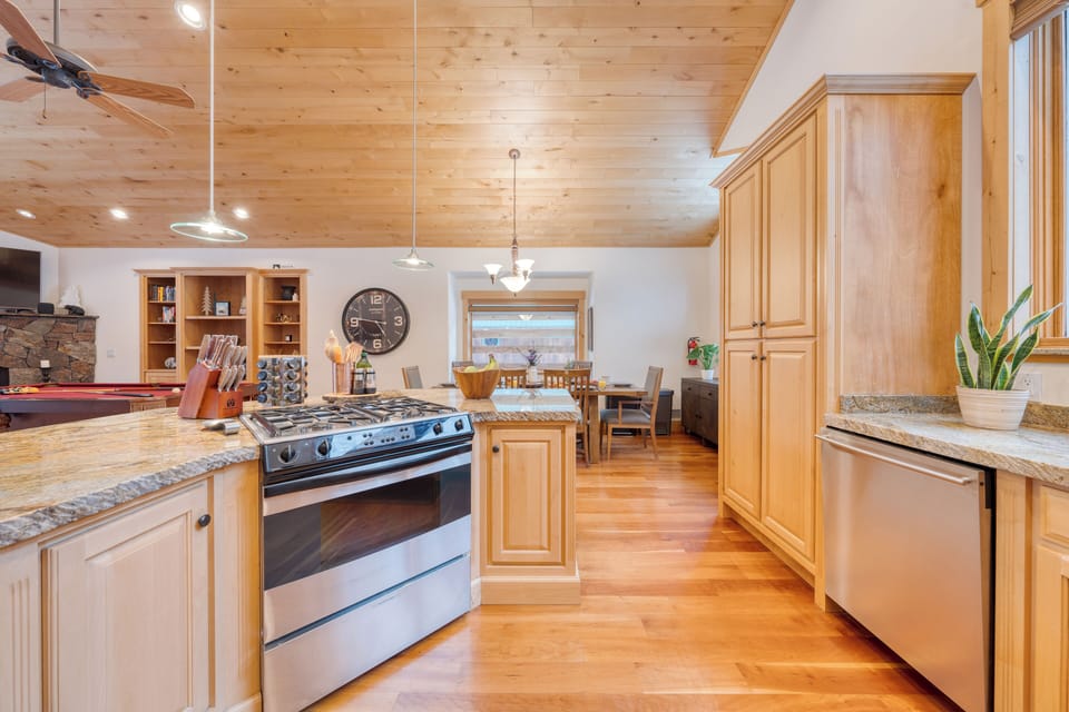 Equipped with dishwasher and gas stove with oven.