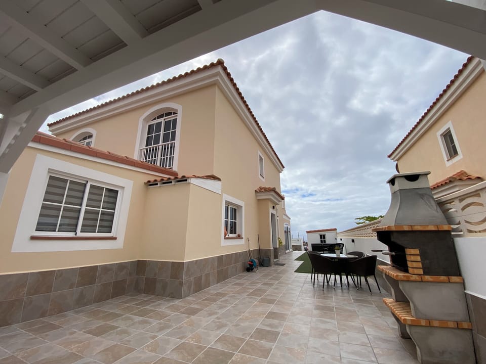 Yard and grill
