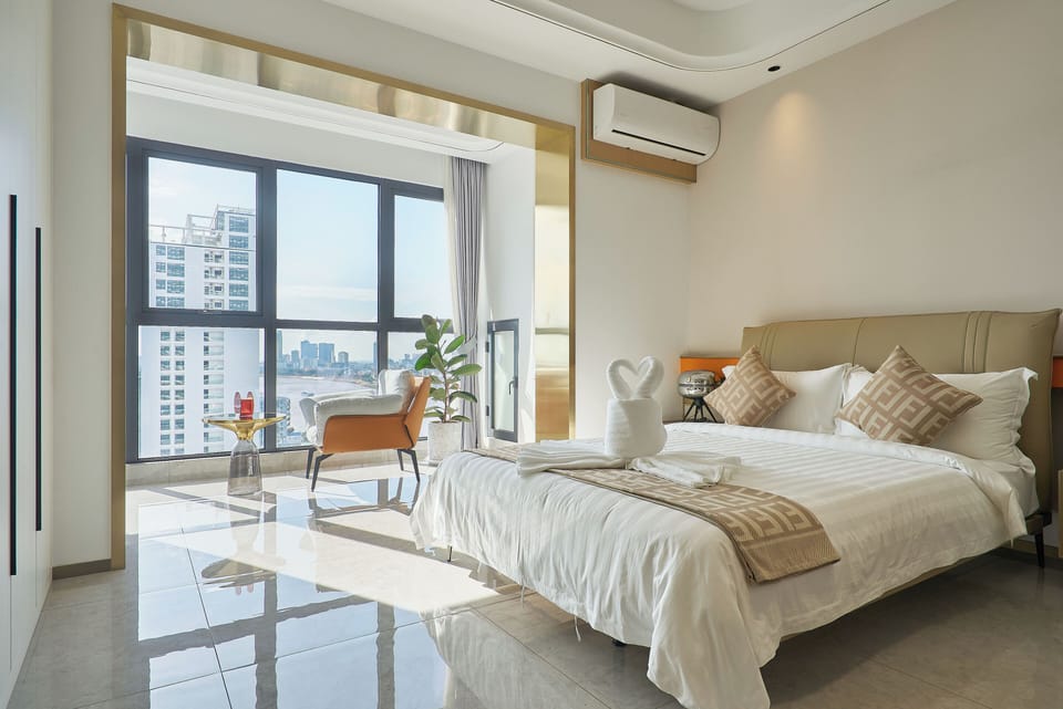 Studio, River View | Desk, free WiFi, bed sheets