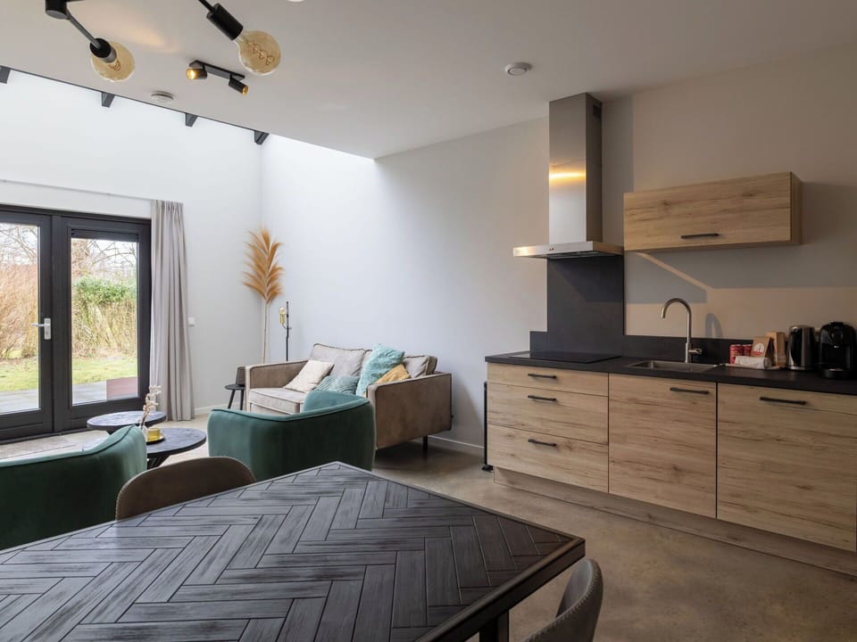 Furniture, Interior Design, Flooring, Wood, Ceiling, Floor, Lighting, Home, Apartment, Countertop