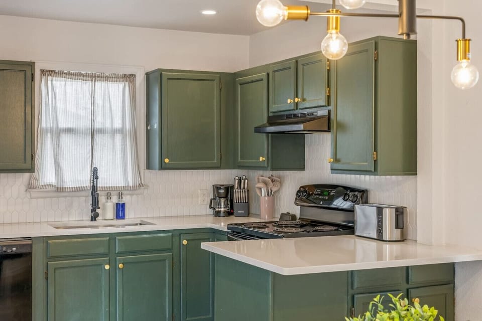 Fully Stocked Kitchen