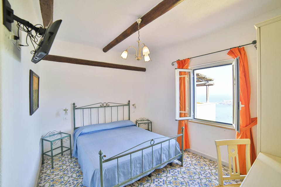 Classic Room, Sea View | WiFi (free)