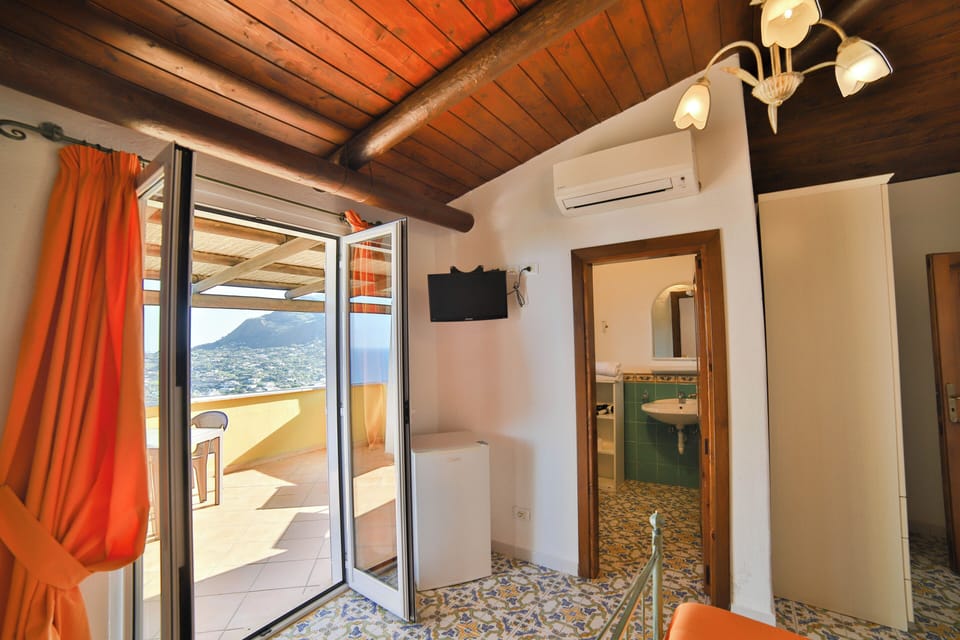 Deluxe Room, Sea View | Free WiFi