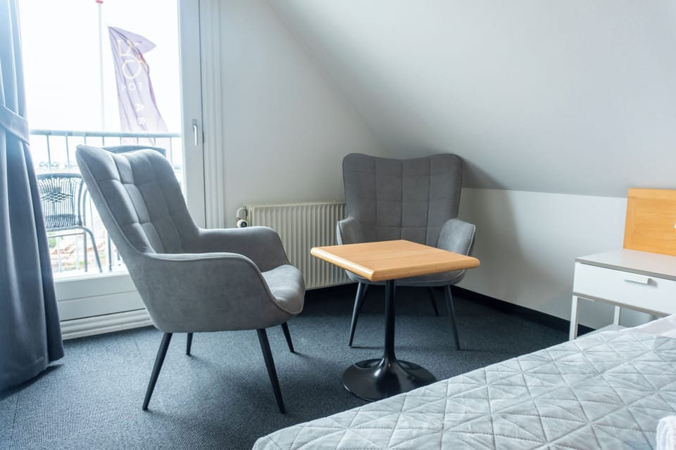 Superior Double Room, Sea View | Desk, free WiFi