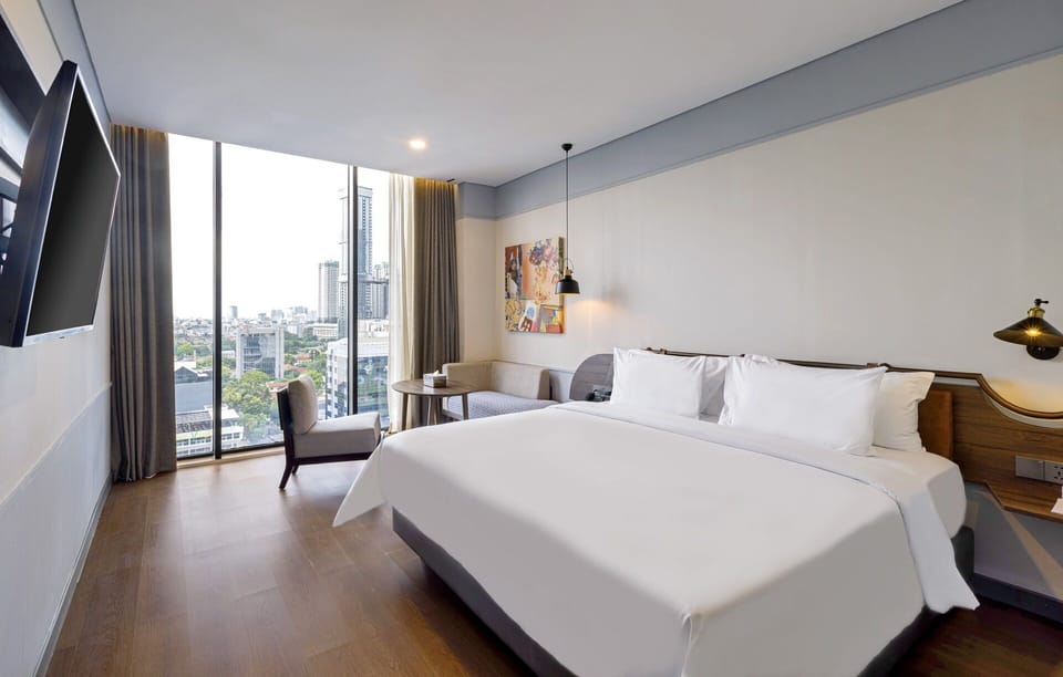 Executive Room City View | Desk, laptop workspace, free WiFi, bed sheets