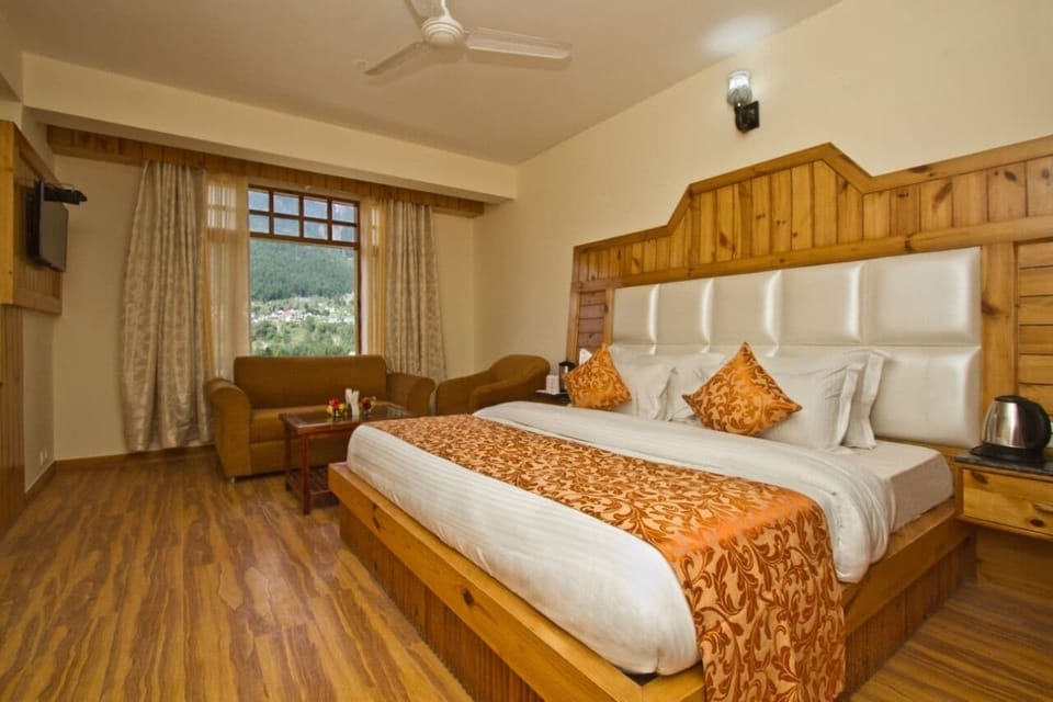 Deluxe Room | Individually furnished, laptop workspace, soundproofing, free WiFi