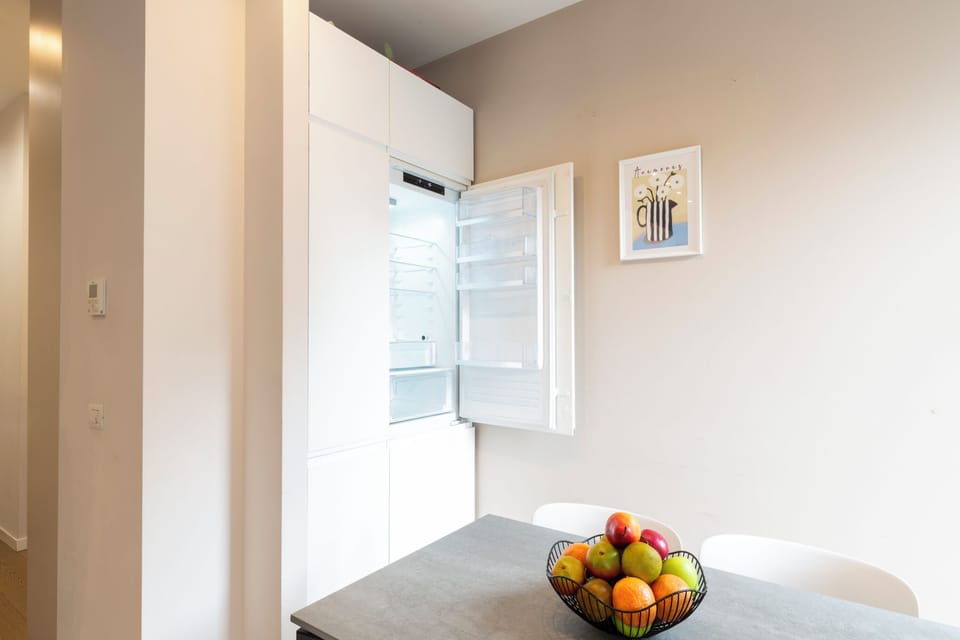 Deluxe Apartment, City View | Private kitchen | Full-size fridge, microwave, oven, stovetop