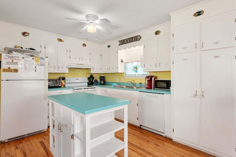 10-web-or-mls-2024-Wrightsville-Ave-Kitchen-V2