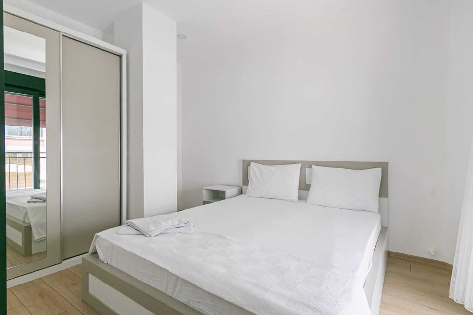 Comfort Suite, Balcony, Garden View | 1 bedroom, laptop workspace, soundproofing, free WiFi
