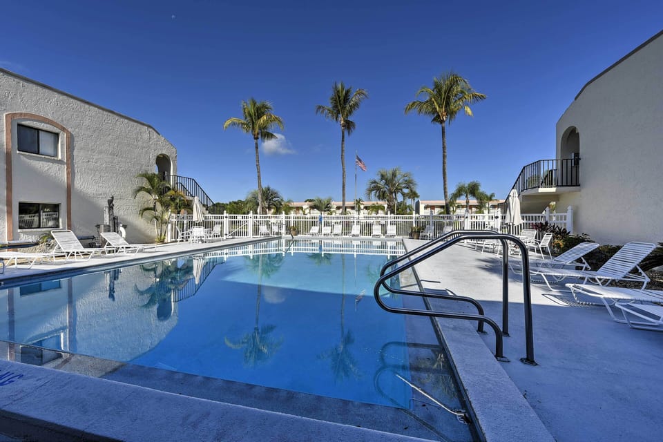 Apartment (2 Bedrooms) | Front of property