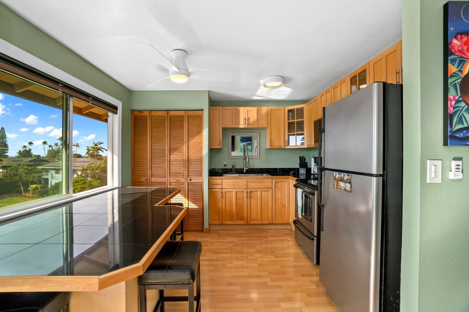 Condo, 2 Bedrooms | Private kitchen | Coffee/tea maker, fridge, oven, stovetop