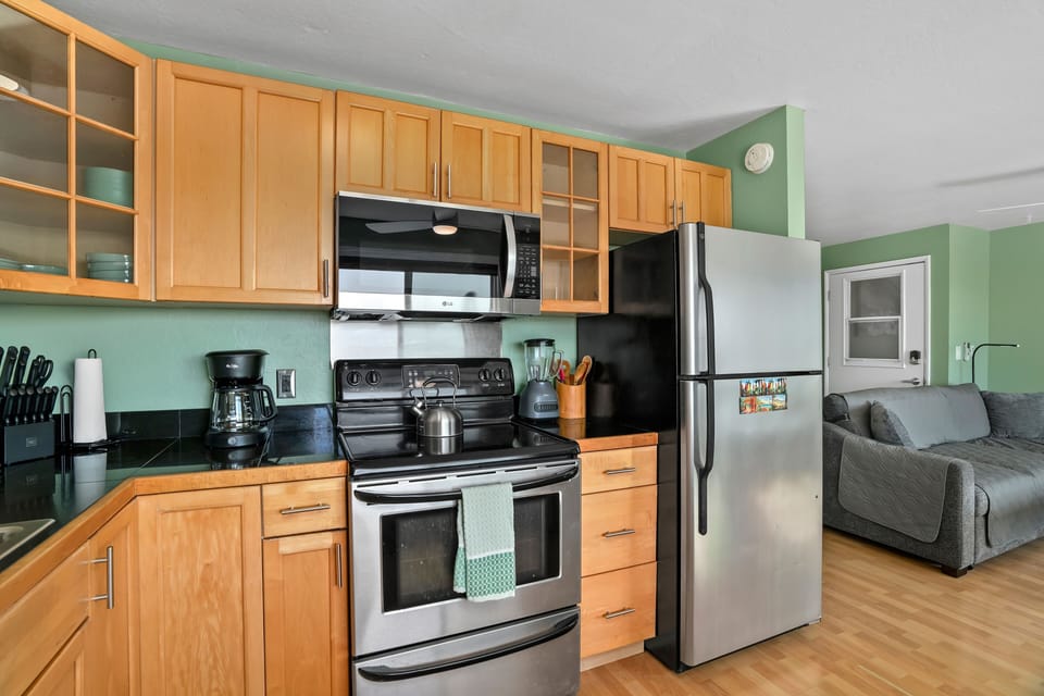 Condo, 2 Bedrooms | Private kitchen | Coffee/tea maker, fridge, oven, stovetop