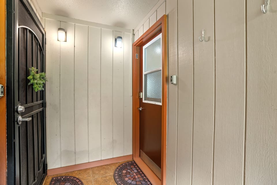 Condo, 2 Bedrooms | Interior