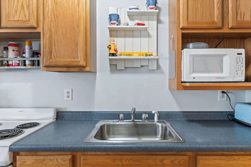 plenty of space for meal prep