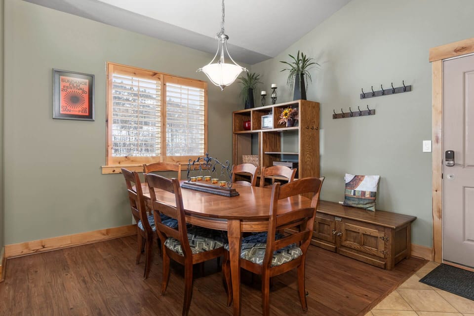 Bear Hollow Lodges 1403: Dining area